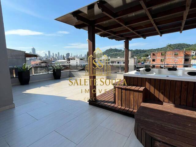 #28 - Casa para Locação em Balneário Camboriú - SC - 1